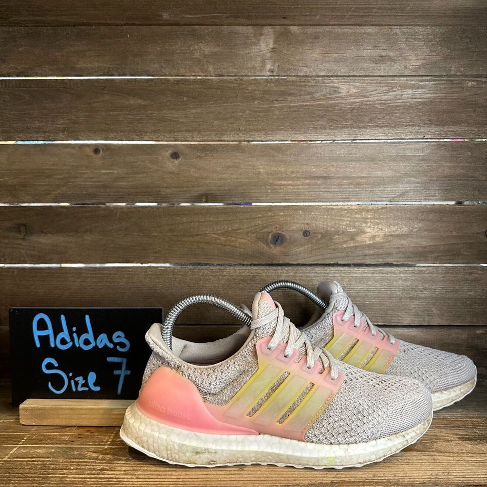 Womens Adidas Ultraboost 5.0 DNA White Beam Pink Athletic Running Shoes Size 7 M
